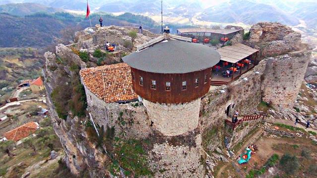 Petrelë Castle